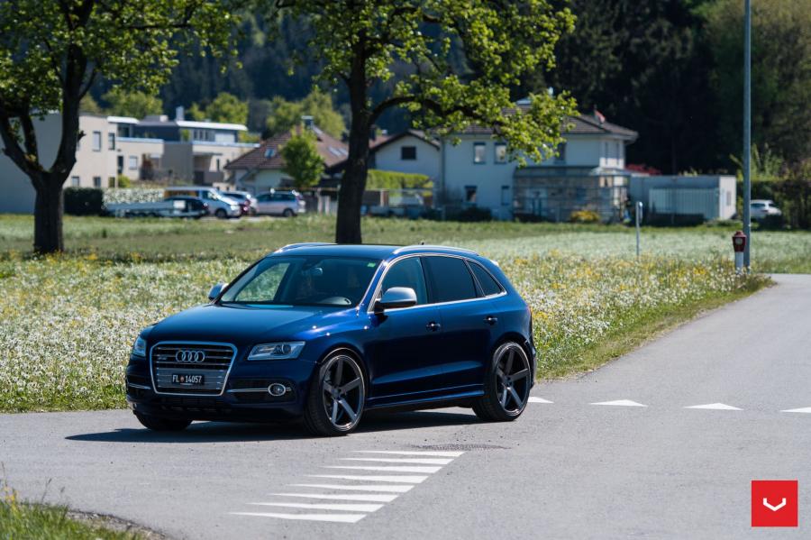  Audi SQ5 on Vossen Wheels (CV3R) 2017 года  (фото 9 из 33)